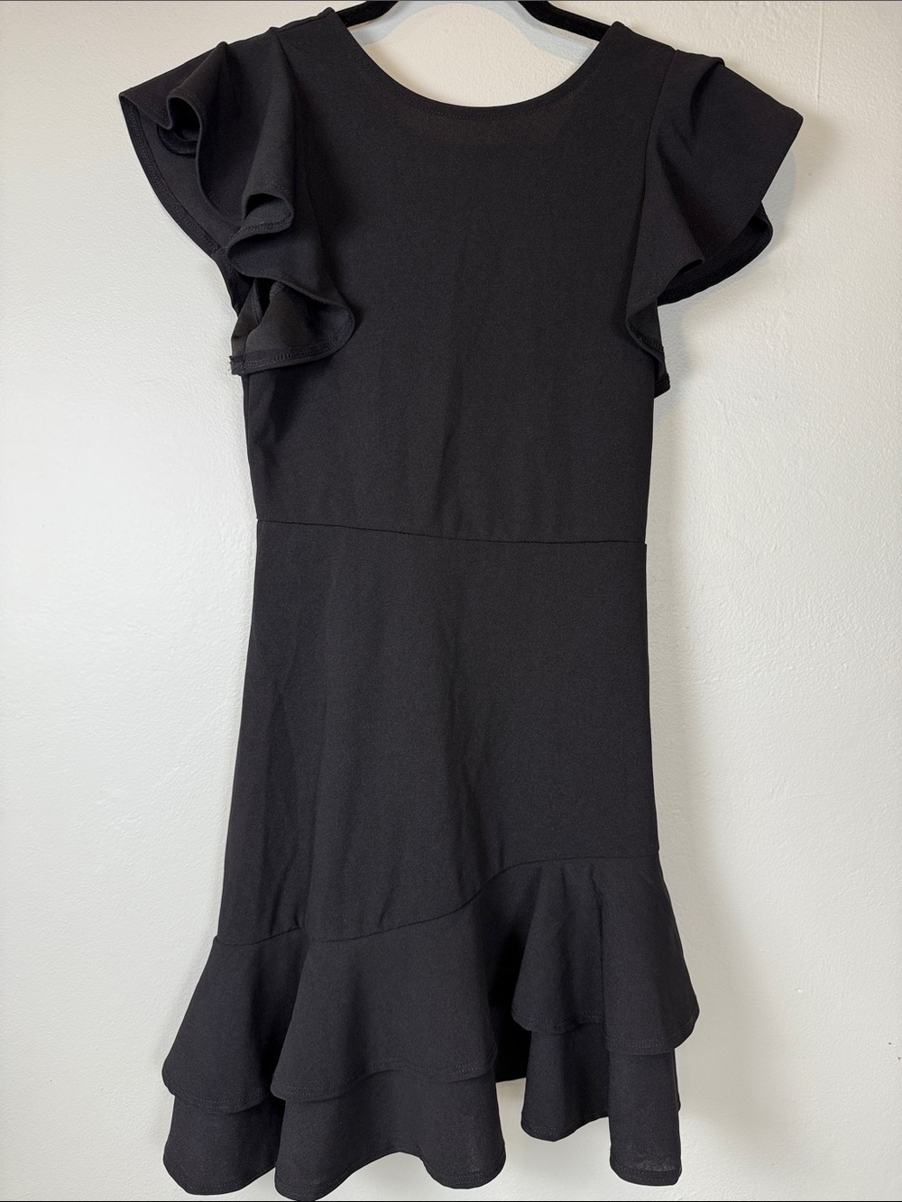Floerns Black Short Sleeve V-Neck Mini Dress Layered Ruffle Hem